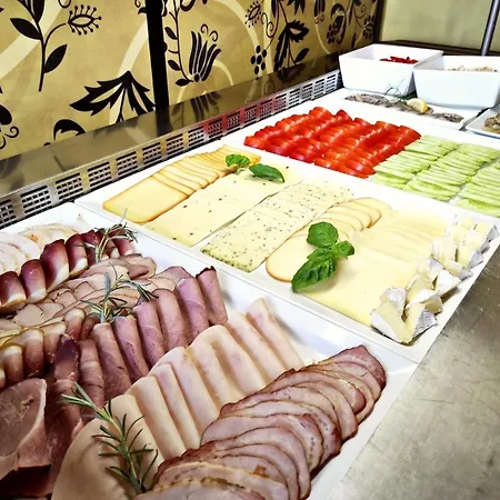 Bed & Breakfast Zlota Jesien Restauracja I Nad Jeziorem
