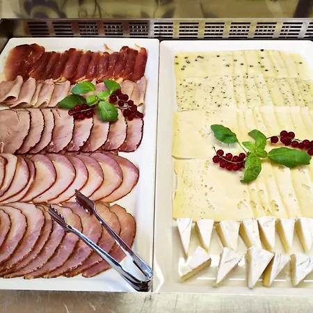 Zlota Jesien Restauracja I Nad Jeziorem فندق مبيت وإفطار