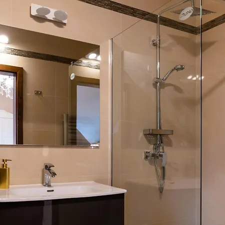 Zlota Jesien Restauracja I Nad Jeziorem 4*