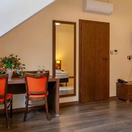 Zlota Jesien Restauracja I Nad Jeziorem Bed & Breakfast Kartuzy