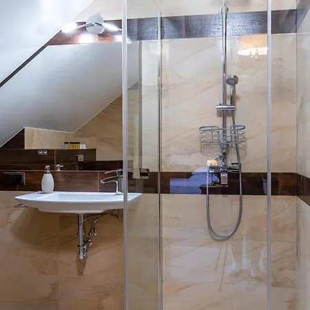 Bed & Breakfast Zlota Jesien Restauracja I Nad Jeziorem