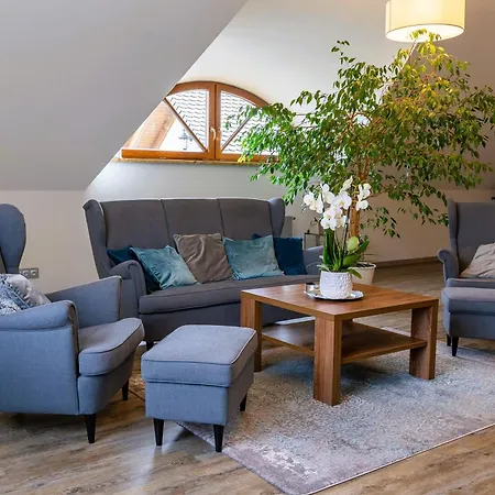 Zlota Jesien Restauracja I Nad Jeziorem كارتوزي