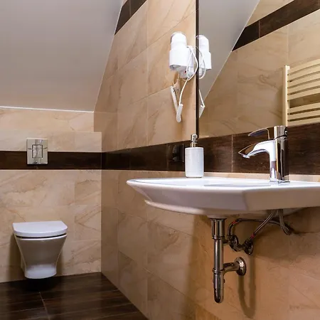 Zlota Jesien Restauracja I Nad Jeziorem Bed & Breakfast