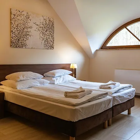 Zlota Jesien Restauracja I Nad Jeziorem