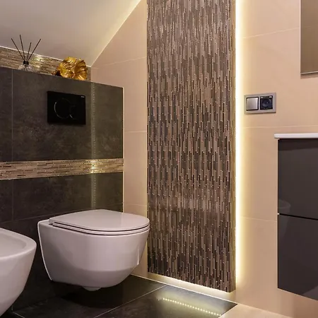 Zlota Jesien Restauracja I Nad Jeziorem Kartuzy