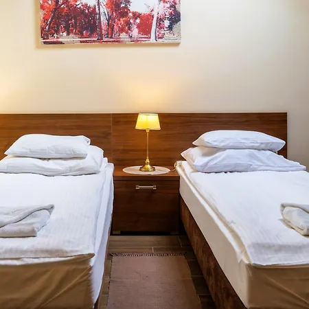 Zlota Jesien Restauracja I Nad Jeziorem 4* كارتوزي