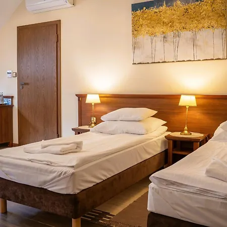 Zlota Jesien Restauracja I Nad Jeziorem Bed & Breakfast Kartuzy
